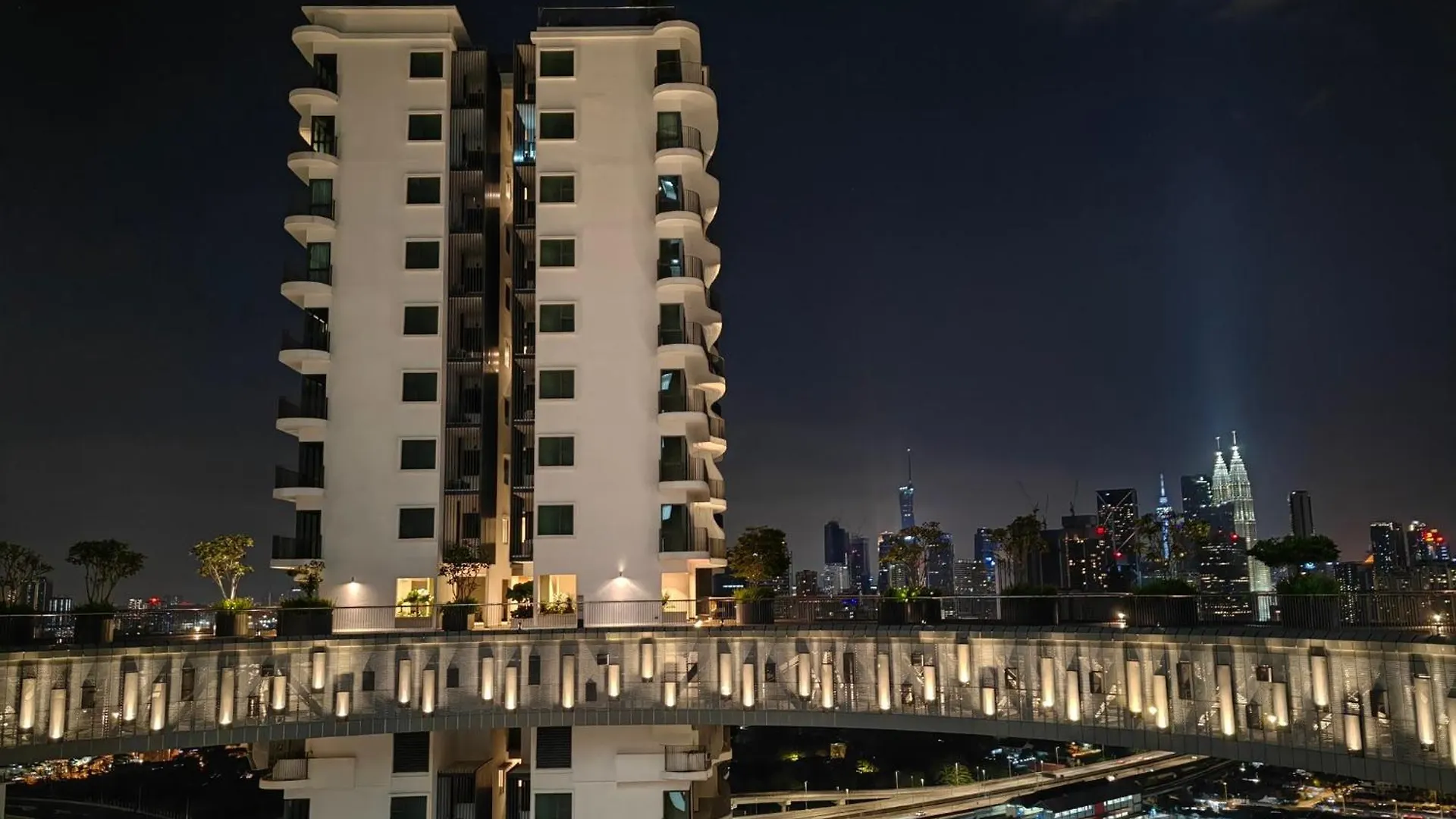 Aparthotel Datum Jelatek Sky Residence Klcc Skyring Linked To Lrt And Mall Ampang
